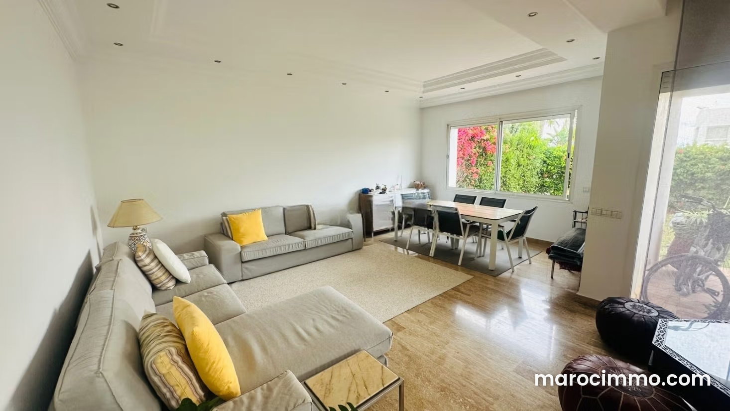 550 m² Villa with Mountain Views in the Secure El Menzeh Residence — El Menzeh
