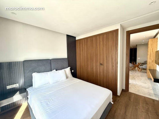 En Location Meublé: Magnifique Studio Haut Standing Meublé avec Goût au cœur du Quartier Racine — 5