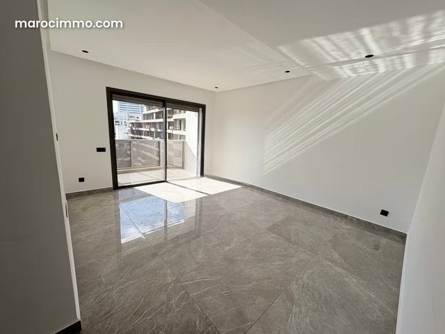 Splendide 2 chambres vide CFC — 2