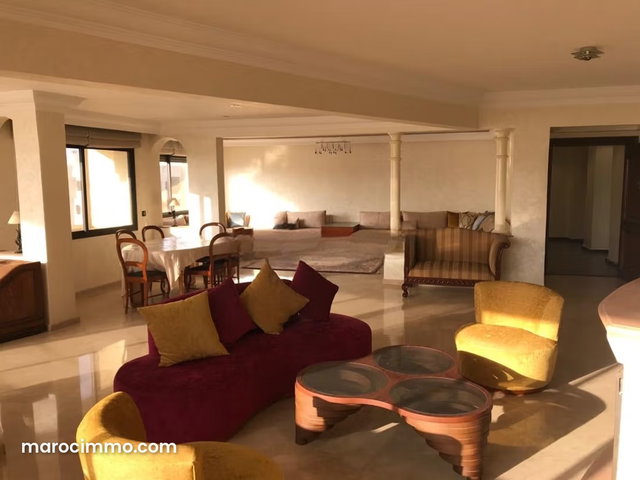 For Sale: Apartment in Golden Triangle — 3