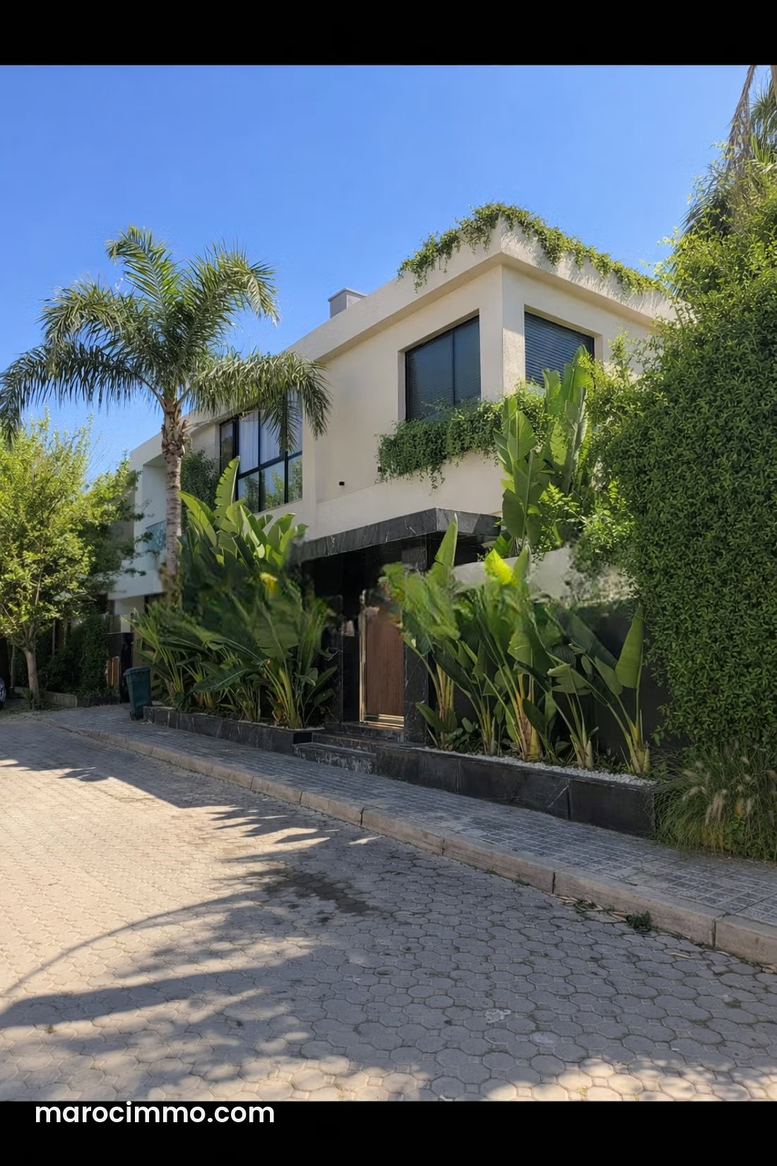 450 sqm Villa with Swimming Pool for Sale, Ville Verte, Bouskoura — Bouskoura