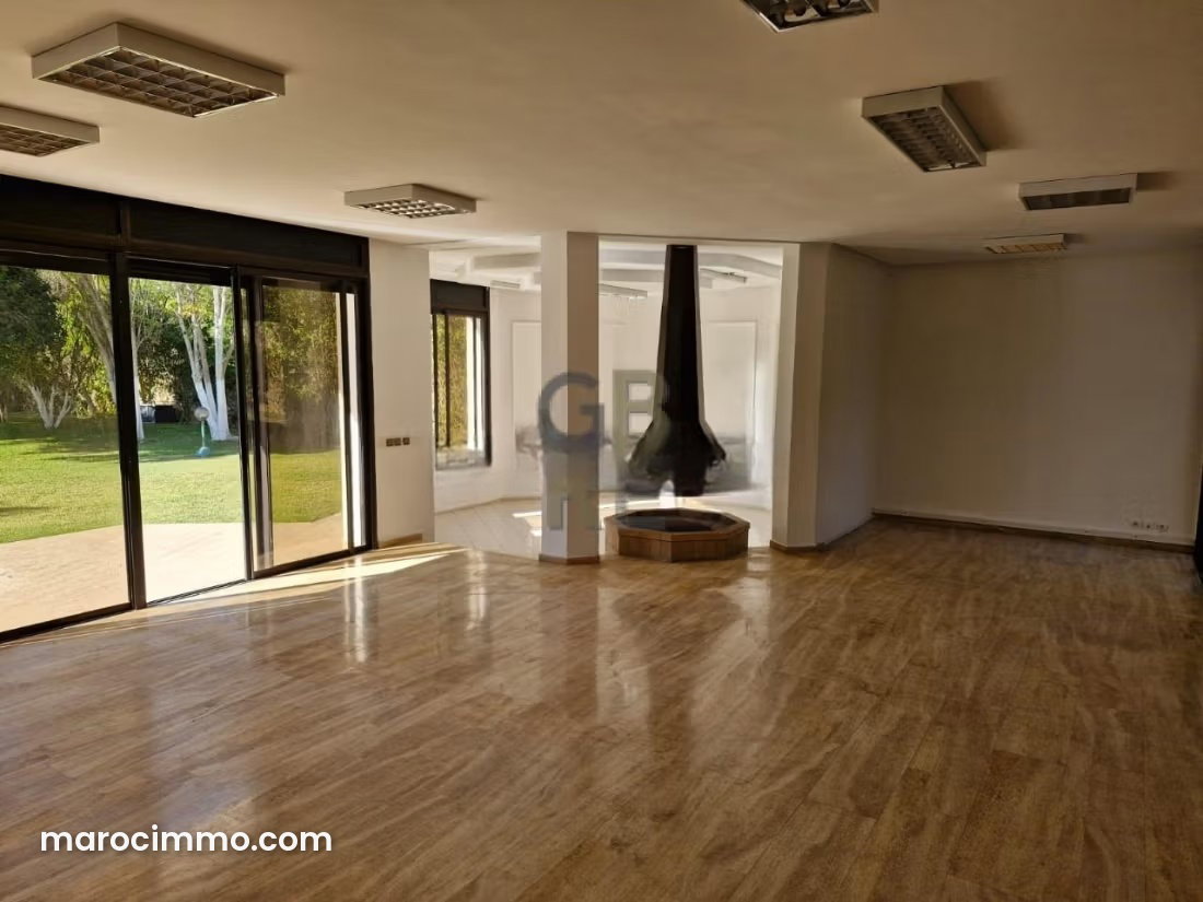 2,300 m² Villa with Landscaped Garden for Rent, Souissi, Rabat — Rabat