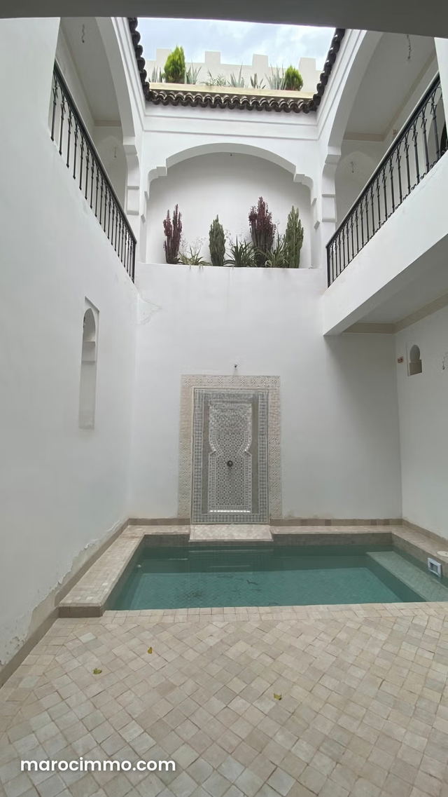Riad neuf de 150 m² alliant charme marocain et design moderne avec piscine et vue panoramique — Marrakech