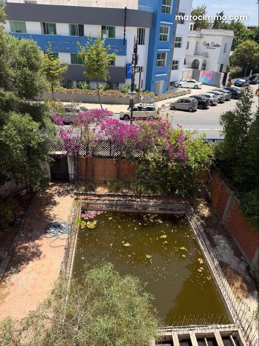 فيلا فاخرة مع مسبح خاص بحي إيبرية طنجة — طنجة