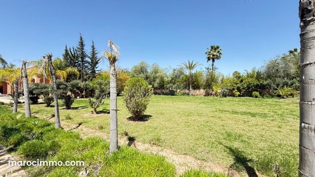 Villa de luxe a vendre la route de Fès Marrakech 5000m — 5