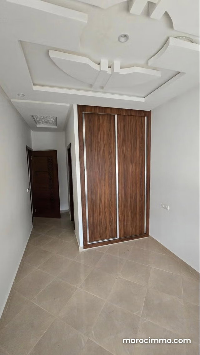 Superbe appartement à vendre à Martil. 3 belles chambres. Vue sur les montagnes et porte blindée — 5