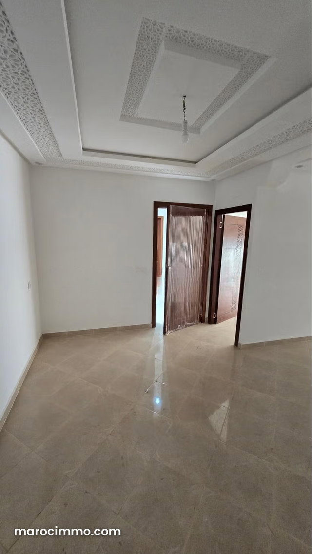 Superbe appartement à vendre à Martil. 3 belles chambres. Vue sur les montagnes et porte blindée — 2