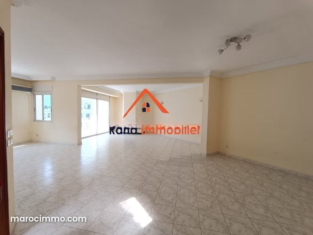 210 sqm apartment, 3 bedrooms, with terrace, Riyad, Rabat — Rabat