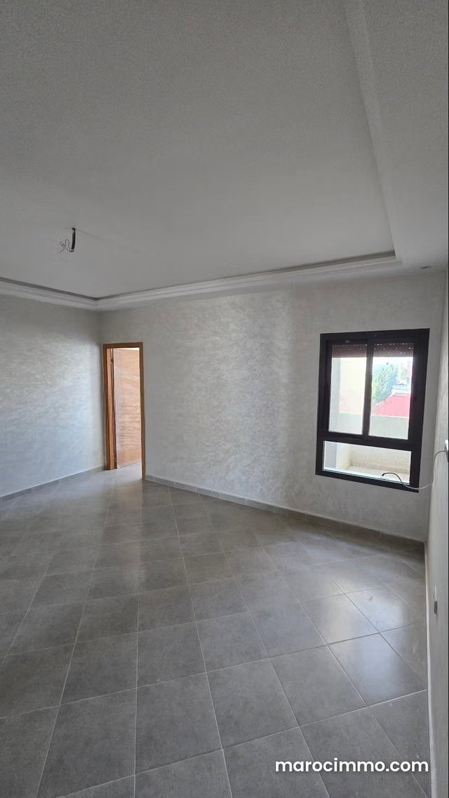 Terrain à la vente à M'Diq. Surface de 420 m² — 2