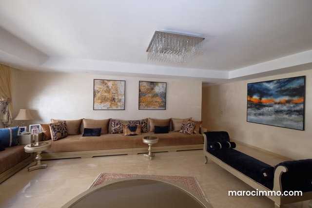 Apt 289 m² 4 chambres refait à neuf — 3
