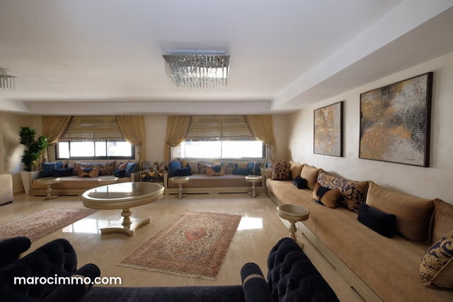 Apt 289 m² 4 chambres refait à neuf — 4