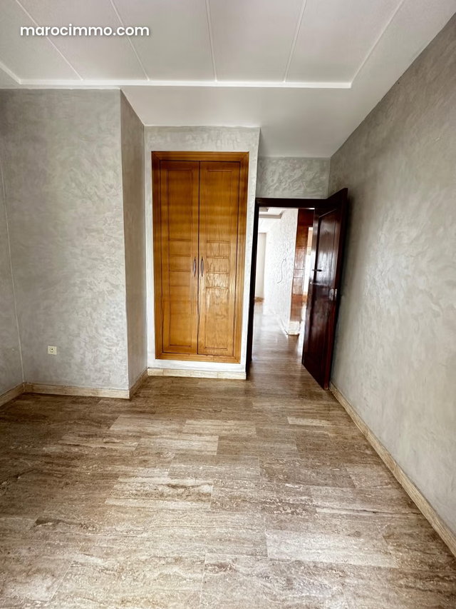 Trois chambres salon à hay laymoun — 2