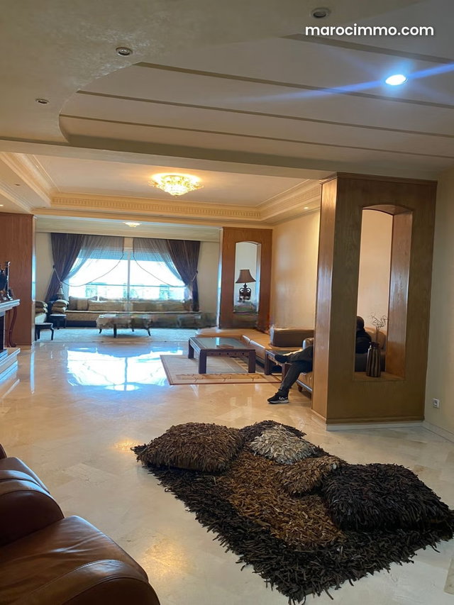 Apartment for Sale in Racine 240 m² — 3