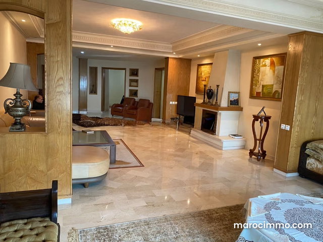 Apartment for Sale in Racine 240 m² — 2