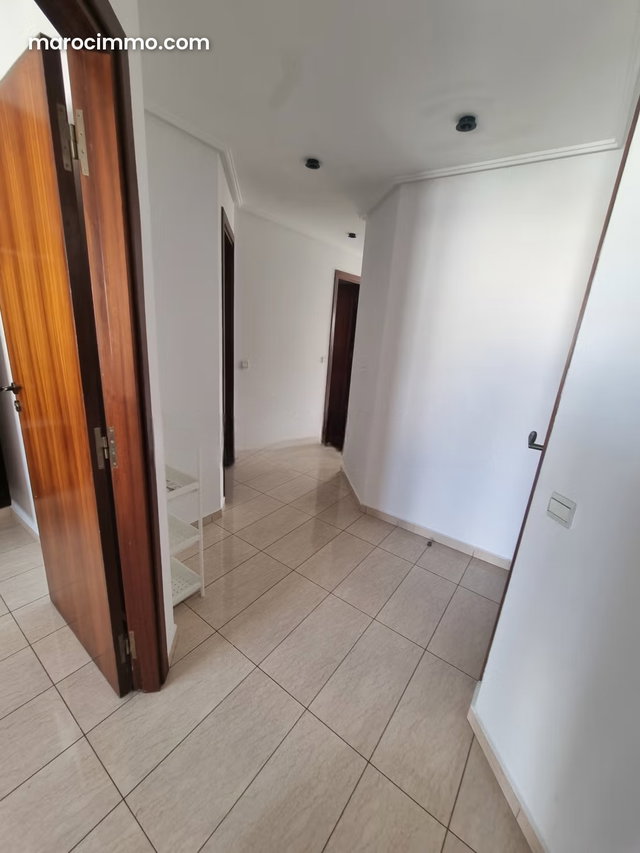 Appartement F2 meublé avec terrasse sur agdal — 4