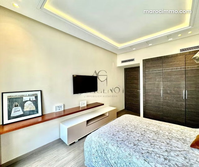 Très Bonne investissement Studio meublé 52m2 auTriangle d'or — 4