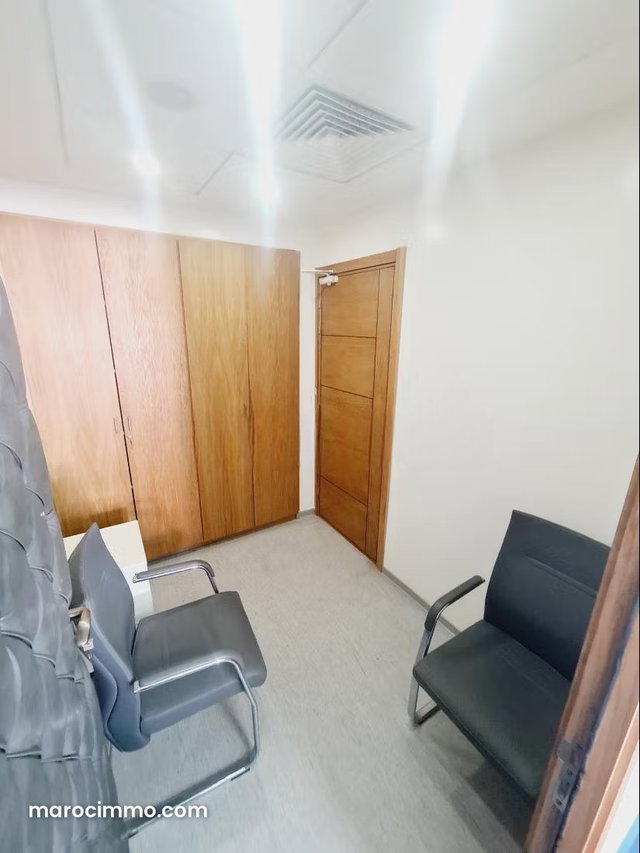 Bureaux en location à Maârif à côté des twins. Surface totale 50 m² — 3