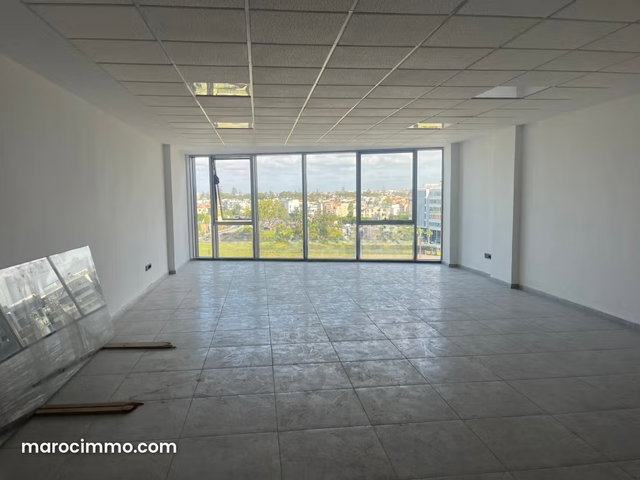 Office Space for Rent in Oasis. 93 m2 with Parking Space. Unobstructed View — 3