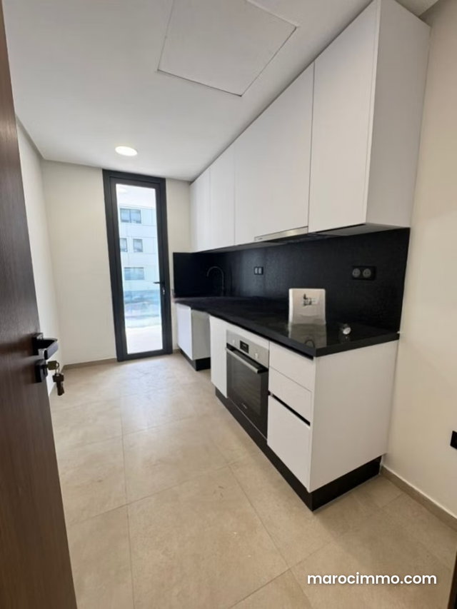 157 m² 4th Floor Apartment – 3 Bedrooms – Large Terrace — 4