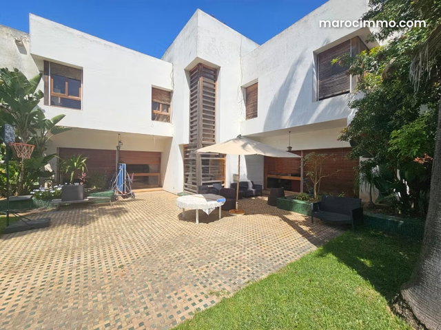 Jolie villa à souissi — 2