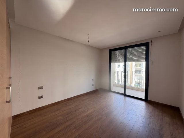 Duplex en location à Riyad. 3 belles chambres. Terrasse et ascenseur — 5