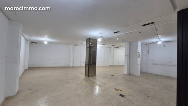 A louer local commercial 250m2 Valfleury — 3