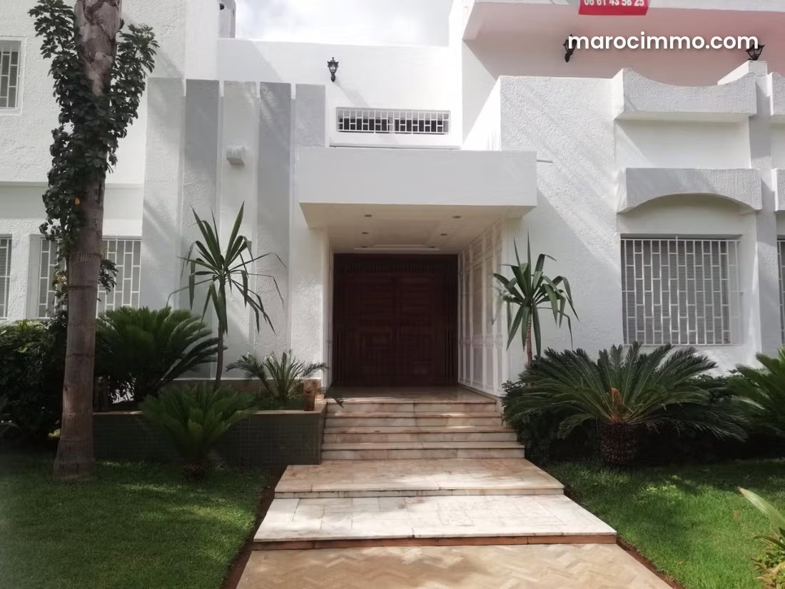 1,800 sqm Villa on a 1,800 sqm Plot in Anfa, Casablanca — Casablanca