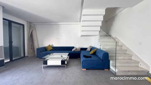 Appartement en Duplex à vendre à Racine sur la Ruelle de Zara. 2 grandes pièces. Ascenseur et terrasse — 4