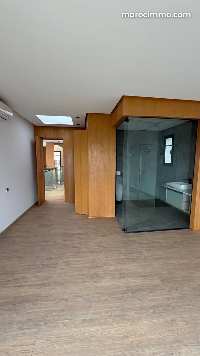 Vente villa de luxe à Souissi. Surface totale 830 m². Climatisation et piscine — 2