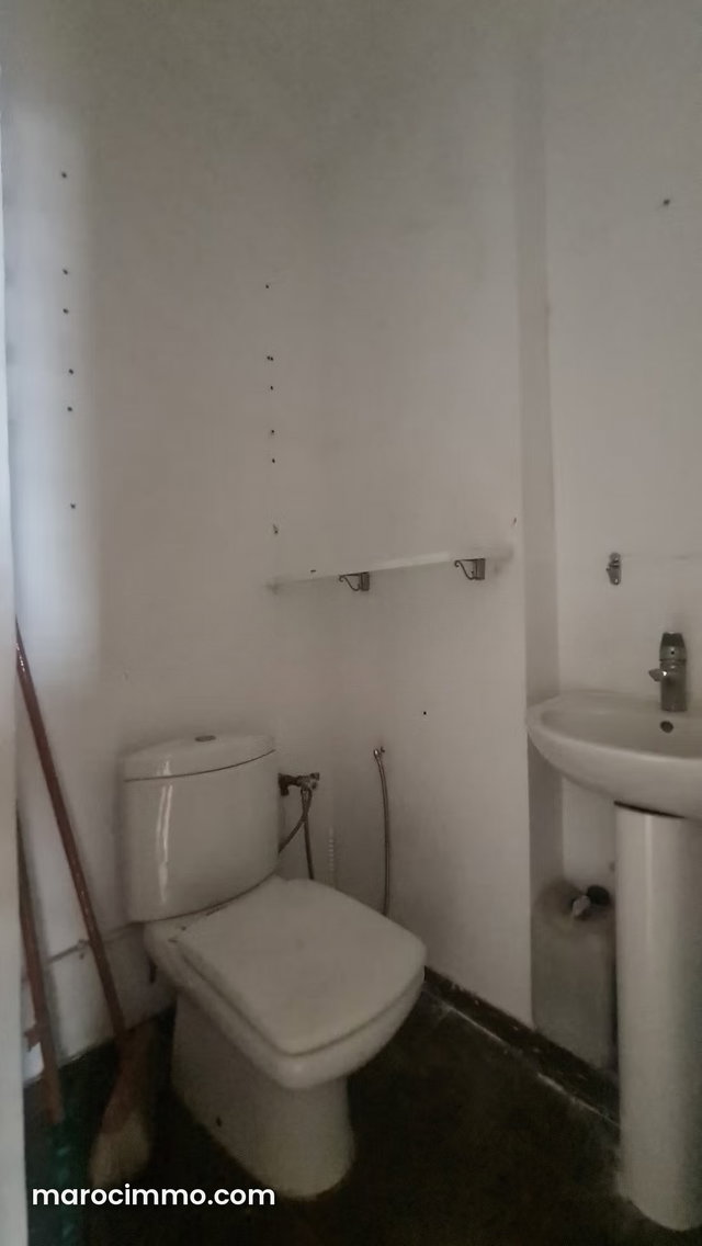 Local commercial/bureau de 20m² bien situé à Agdal — 3