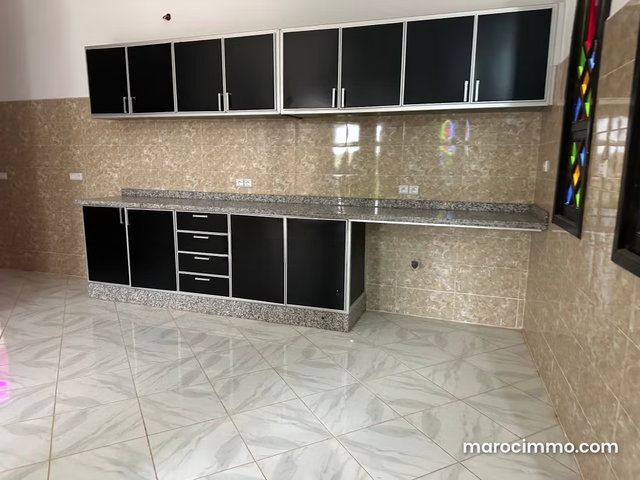 Maison de luxe à vendre à Sidi Abdallah Ghiat. 2 pièces confortables. Bien meublé — 3