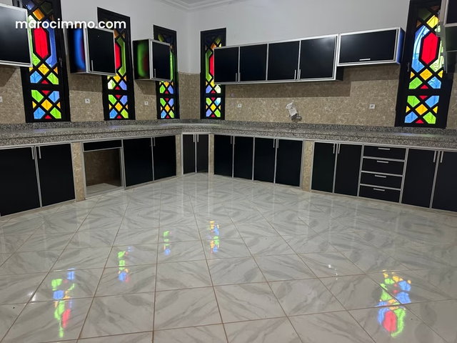 Maison de luxe à vendre à Sidi Abdallah Ghiat. 2 pièces confortables. Bien meublé — 2