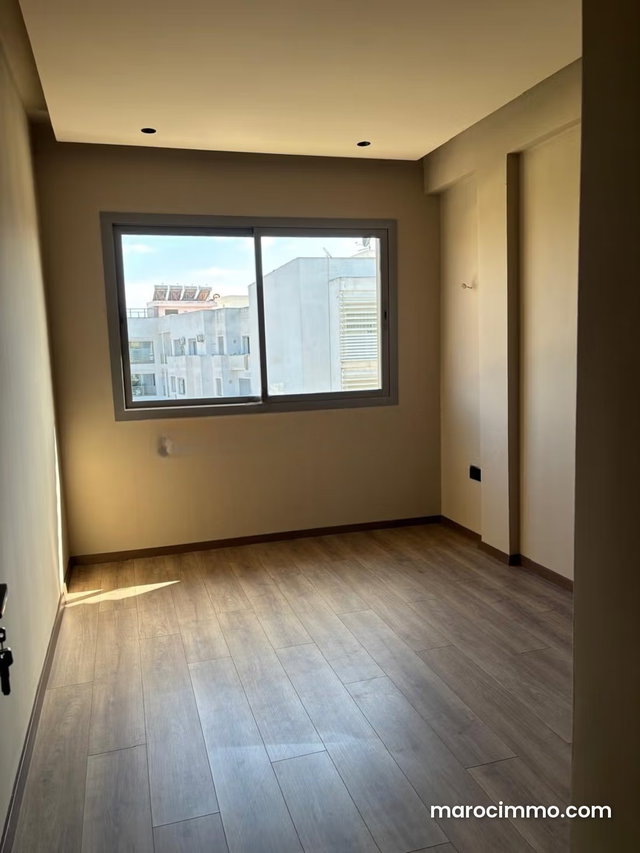Studio vide a louer Riviera — 2