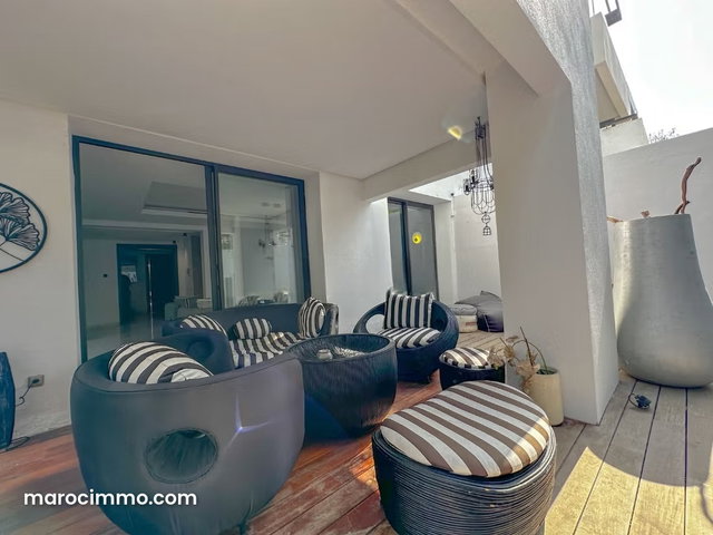 Somptueuse maison à vendre à Ain Diab. 4 belles chambres. Système de parabole et résidence sécurisée — 3