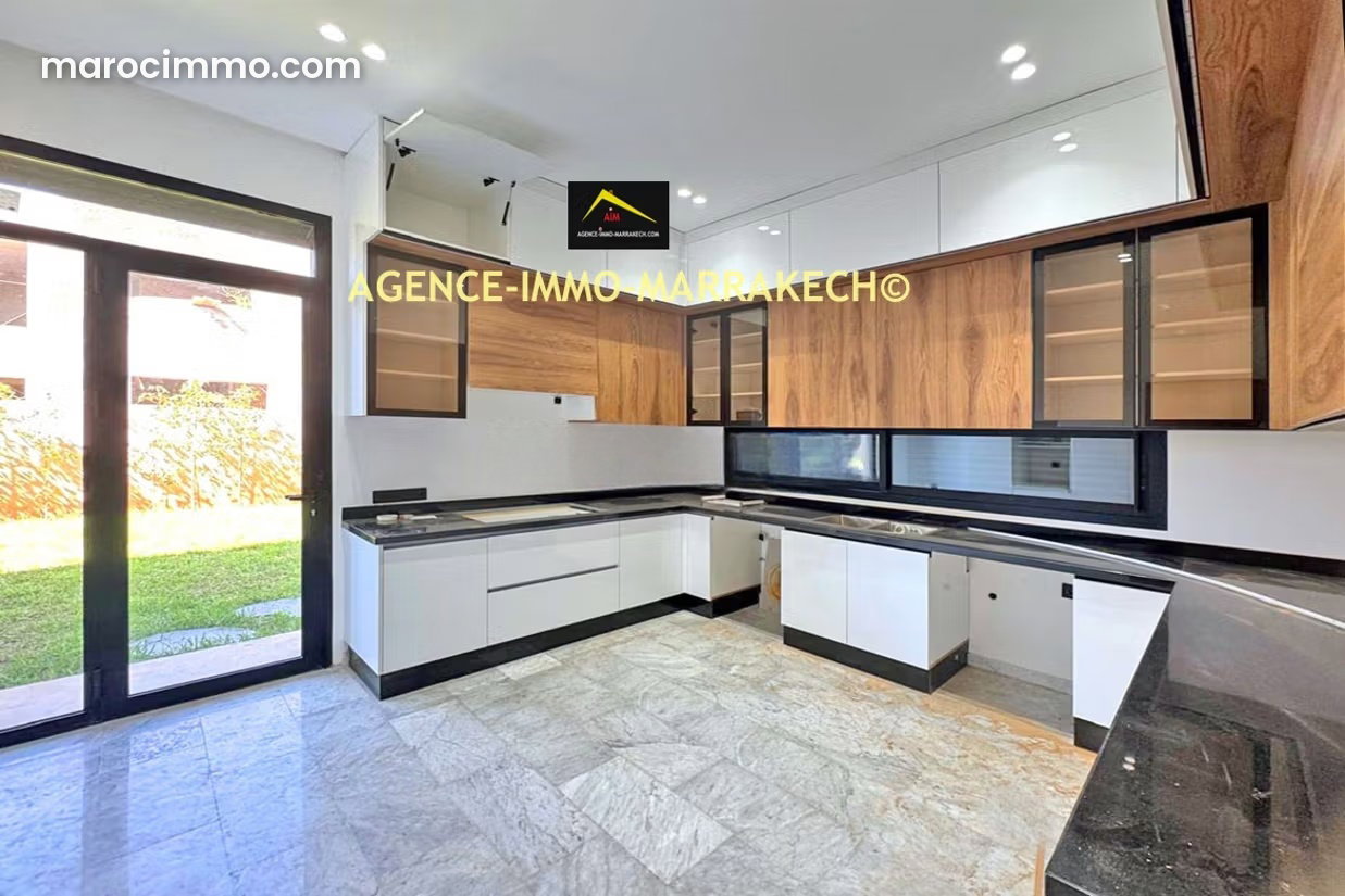 Villa neuve 280 m², piscine et jardin, route d'Ourika, Marrakech — Marrakech
