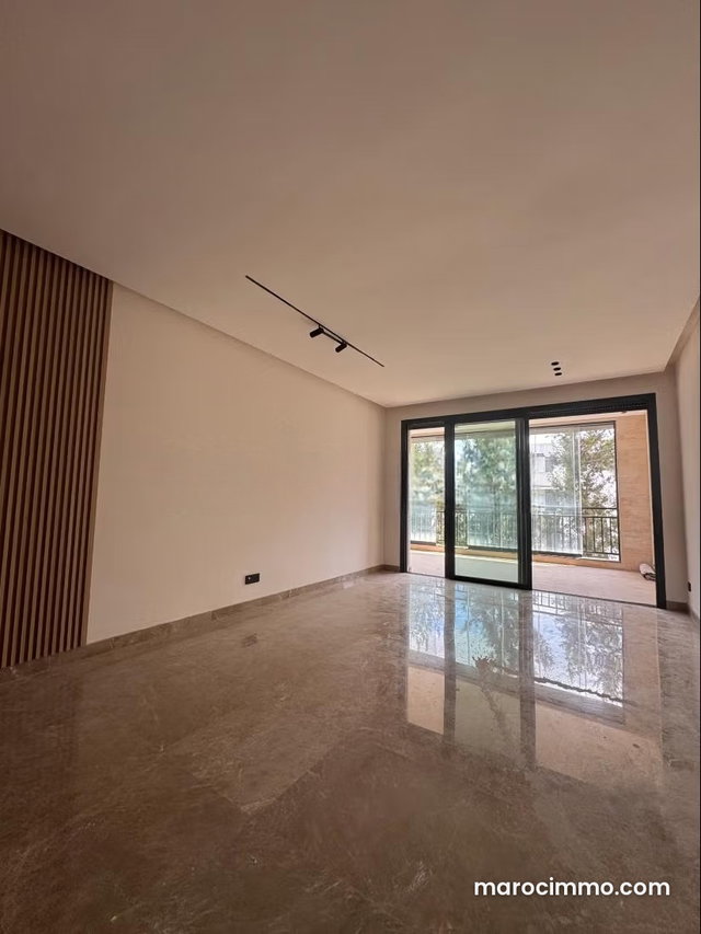 Superbe appartement duplex à louer à Souissi. Sans vis a vis — 5