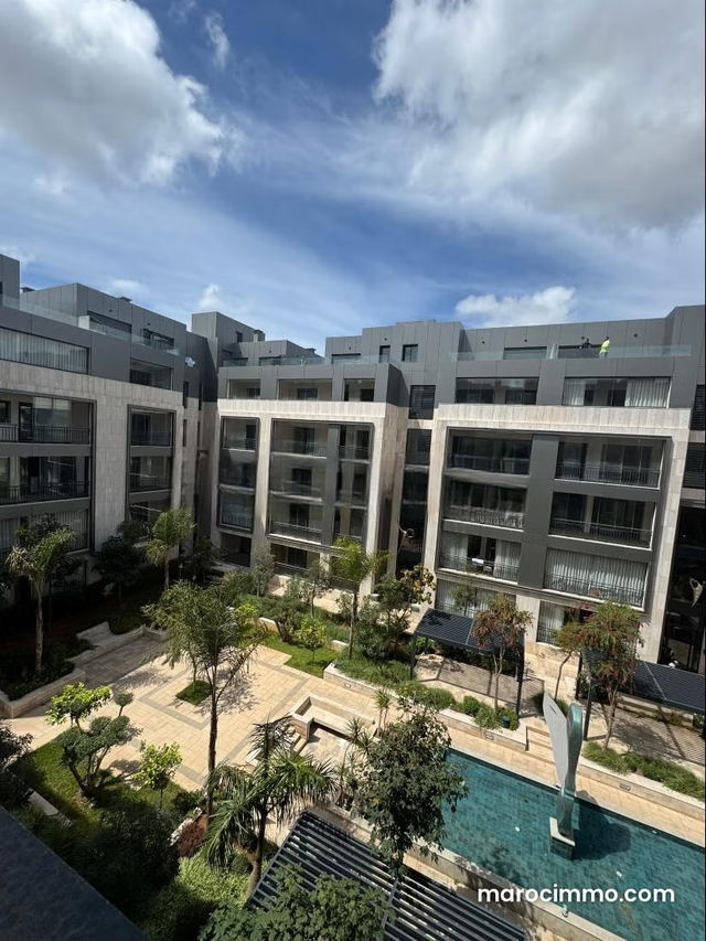 Superbe appartement duplex à louer à Souissi. Sans vis a vis — Rabat