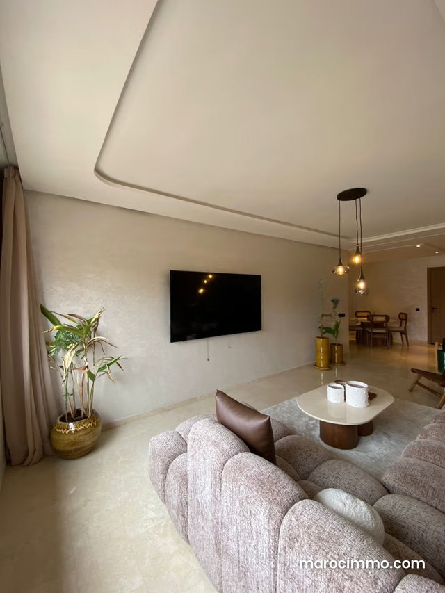 Luxury Apartment for Sale with Pool — 2