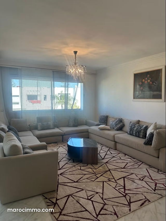 Superbe appartement à louer à Riyad. 3 chambres agréables. Bien meublé — Rabat