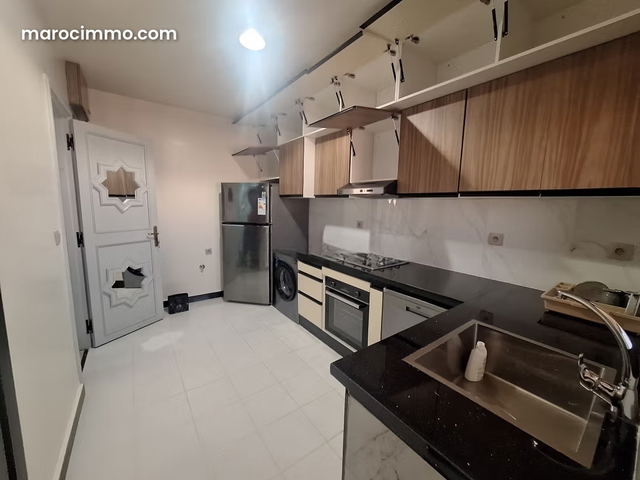 Appartement en location à Mers Sultan. Surface totale 90 m². Ascenseur et garage — الدار البيضاء