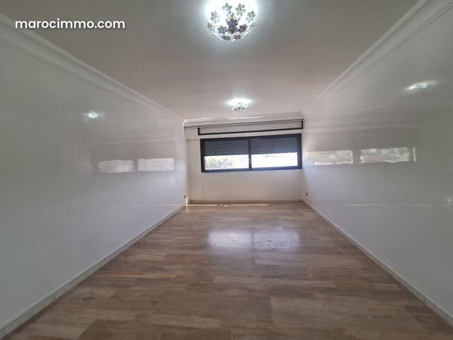 Appartement en location à Mers Sultan. Surface totale 90 m². Ascenseur et garage — 2