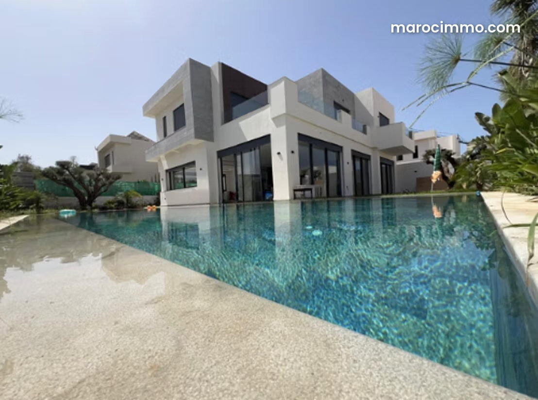 660 sqm Villa in El Menzeh, 4 Bedrooms and XXL Reception Areas — El Menzeh