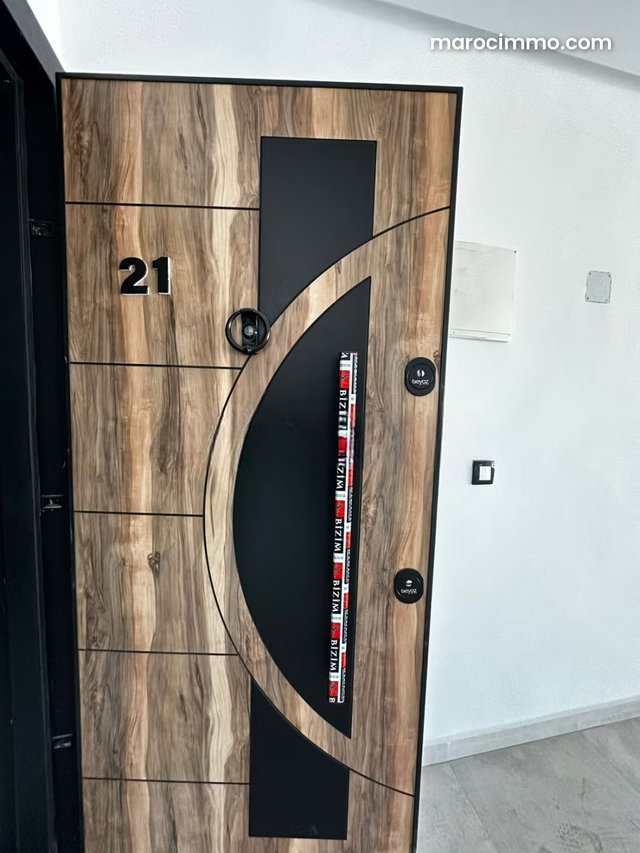 Plateau de bureau neuf en location — 2