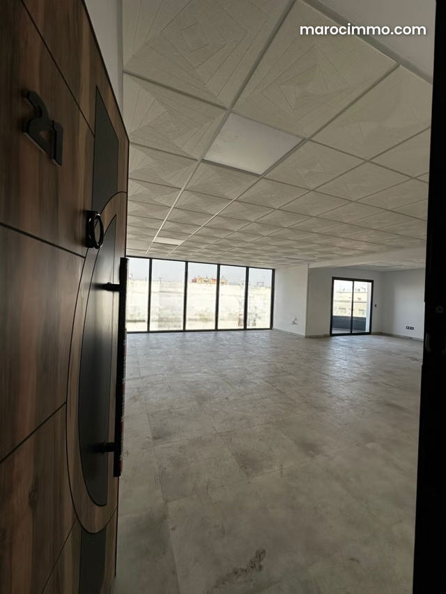 Plateau de bureau neuf en location — الدار البيضاء