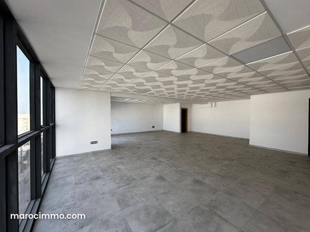 Plateau de bureau neuf en location — 5