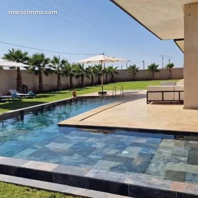 Somptueuse villa à vendre à Route Amizmiz. 8 pièces. Meublé — 2