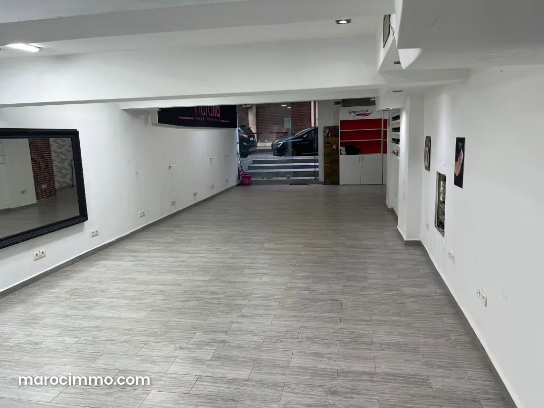 216 m² Commercial Premises for Sale, Racine, Casablanca — Casablanca