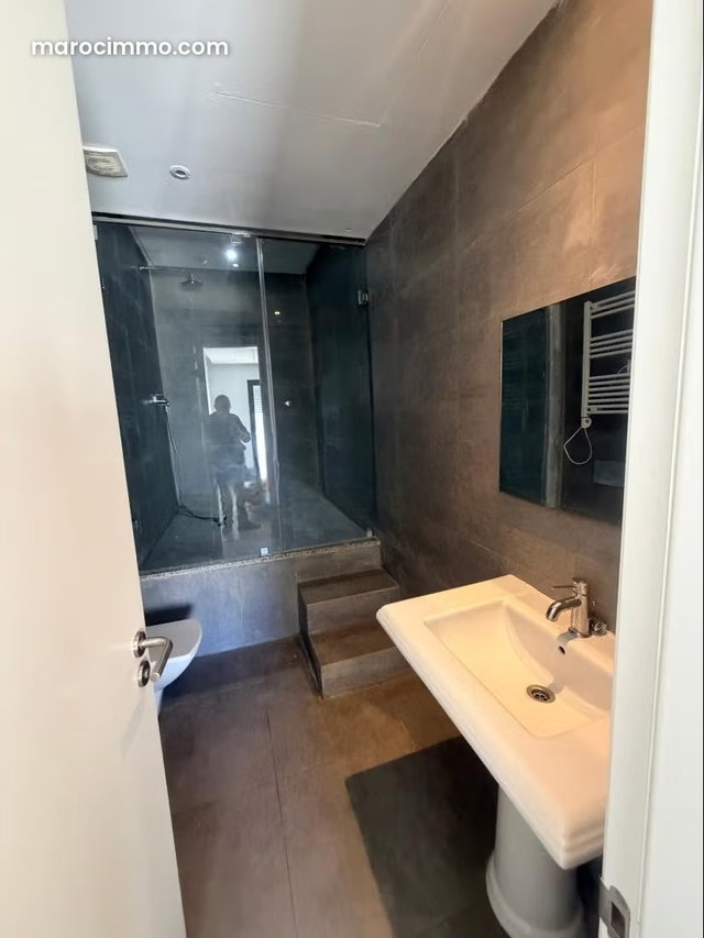 Vend duplexe à racine. Surface totale 100 m² — 4