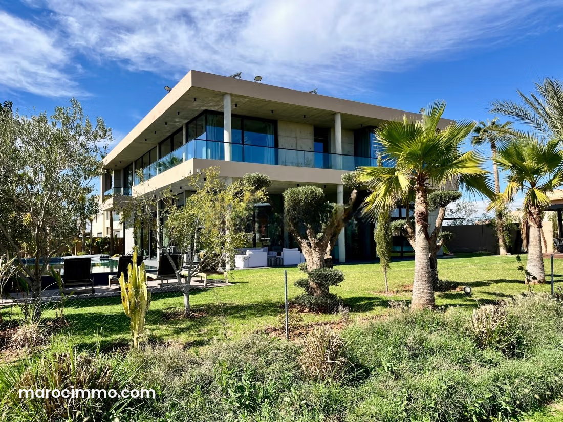 600 m² Villa with Swimming Pool, Ouarzazate Road, Marrakech — Marrakesh