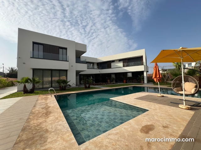 Somptueuse villa à vendre à Souissi. 6 chambres agréables. Bien meublé — Rabat